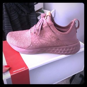 New Balance 🌹 Fresh Foam 9 GUC